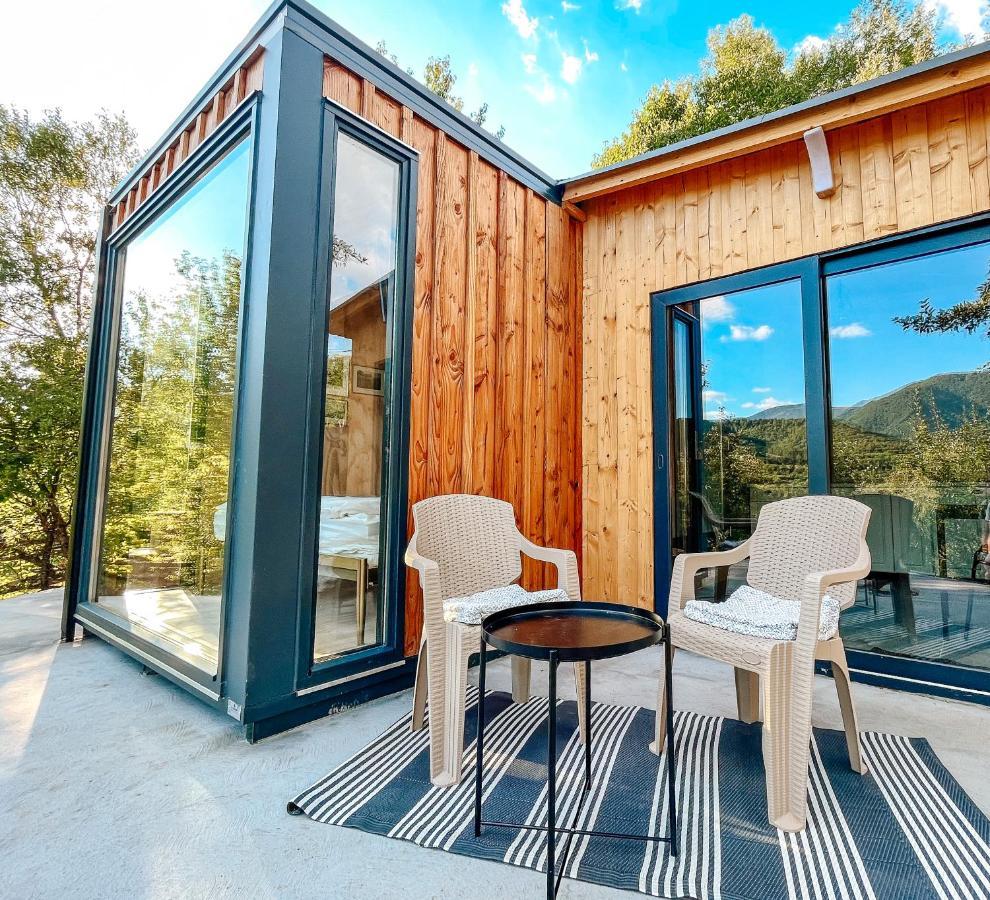 Elysian Fields - The Island Tiny House Bed & Breakfast Sadu Eksteriør bilde