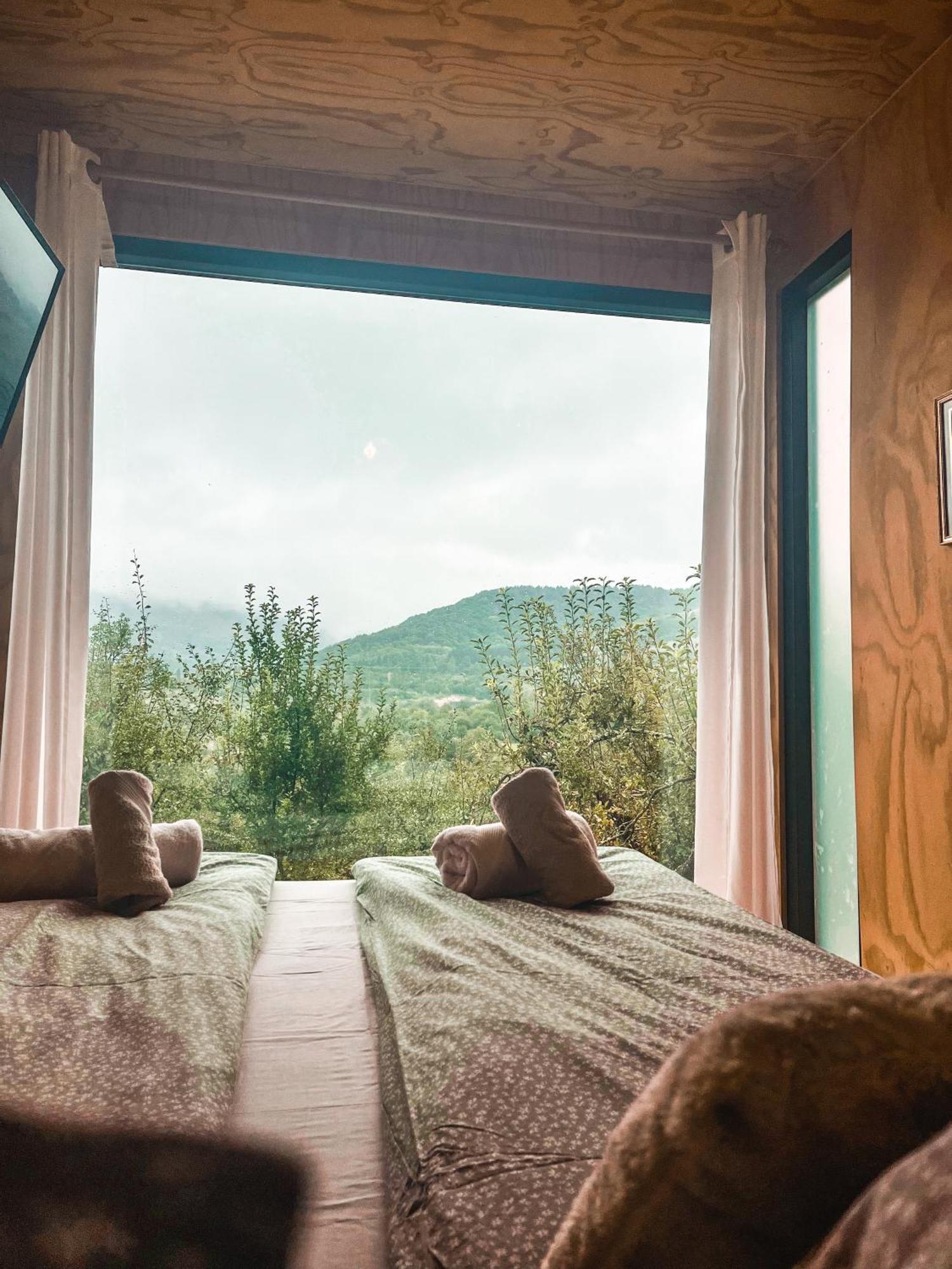 Elysian Fields - The Island Tiny House Bed & Breakfast Sadu Eksteriør bilde