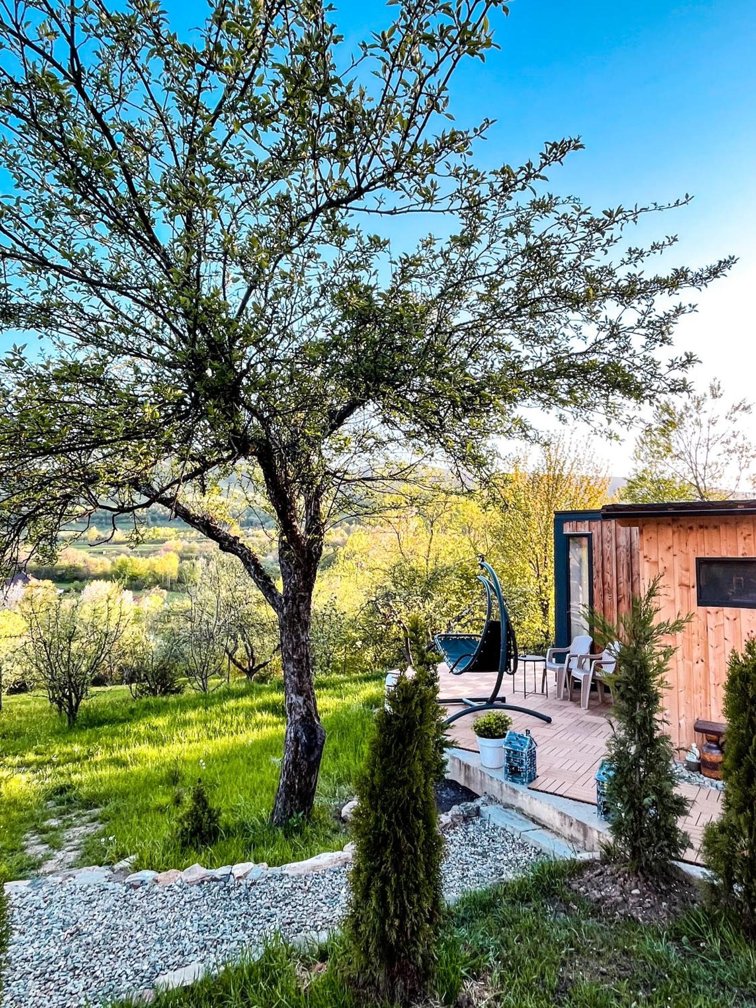 Elysian Fields - The Island Tiny House Bed & Breakfast Sadu Eksteriør bilde