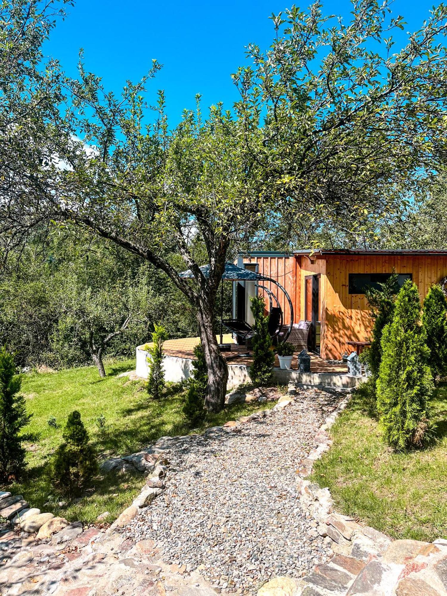 Elysian Fields - The Island Tiny House Bed & Breakfast Sadu Eksteriør bilde